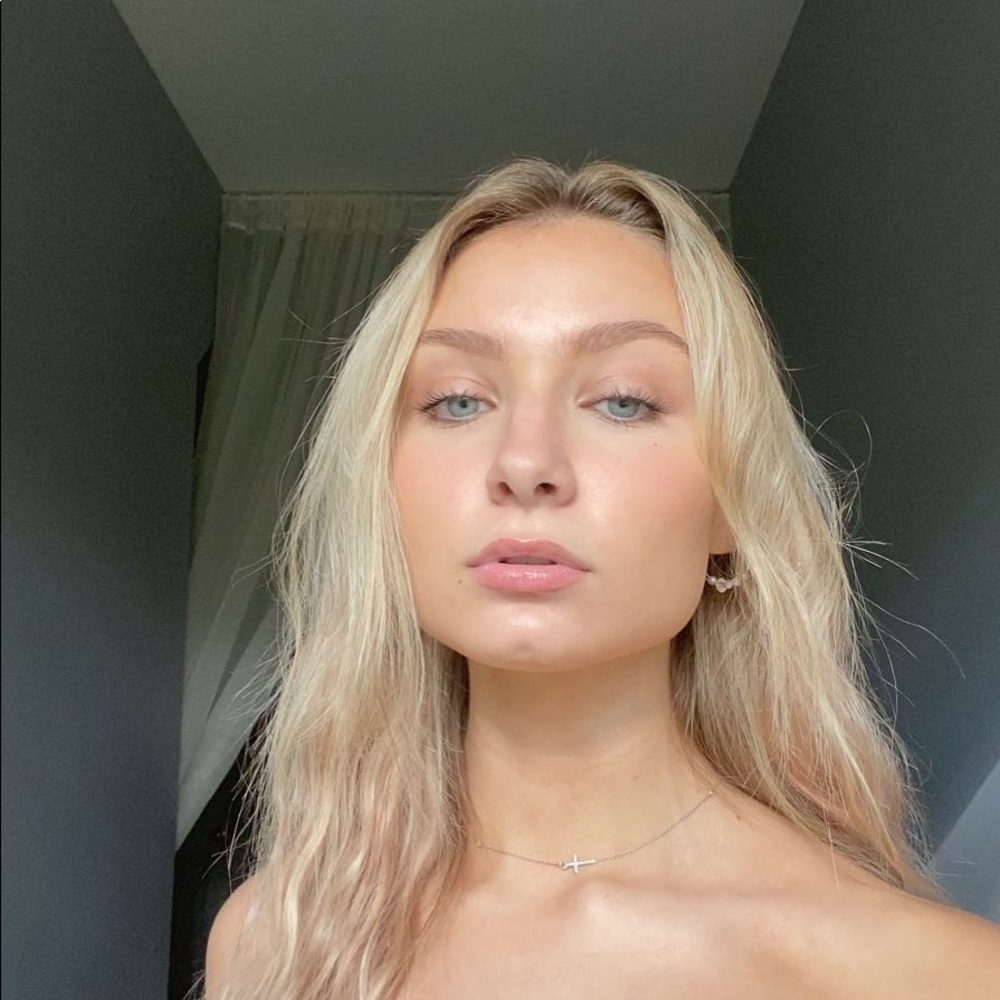 Meet your Posher, Chloe